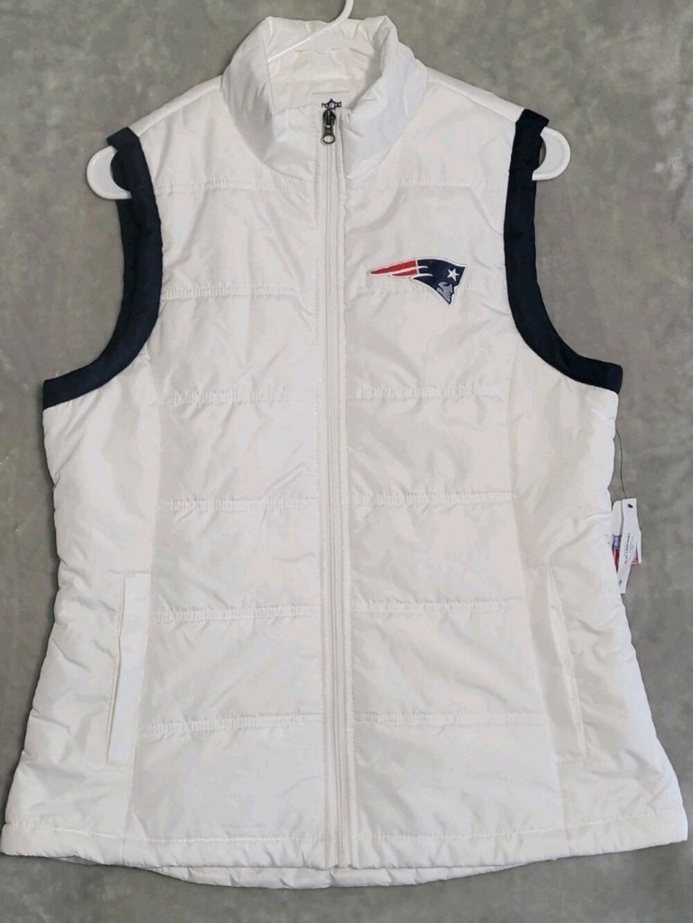 NWT New England Patriots Puffer White/Navy Vest Womens NFL Team Apparel Sz L - Picture 2 of 11